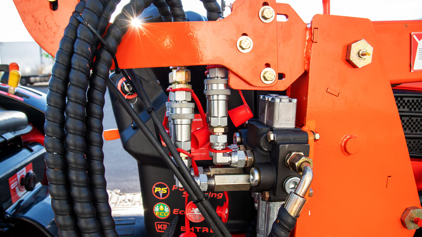 Фронтальный погрузчик Flagman | Флагман PRO Кентавр MASTER Т-5K/344-400 (челюстной c джойстиком) 0