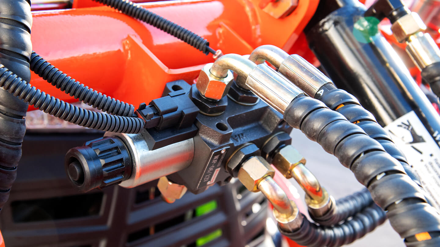 Фронтальный погрузчик Flagman | Флагман PRO Кентавр MASTER Т-5K/344-400 (челюстной c джойстиком) 1